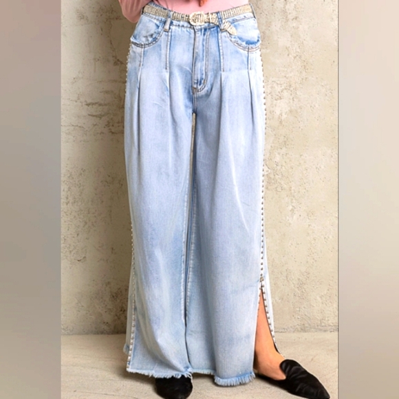 POL WIDE LEG EMBELLISHED JEANS - Picture 1 of 8